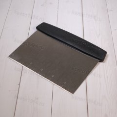 Шпатель кондитерский металл с пластик ручкой, разметкой 15*12 см